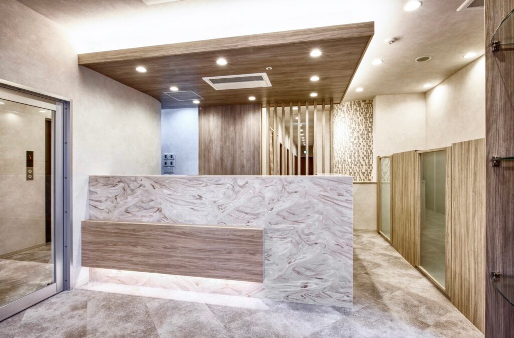 Entrance and reception at ARIEL.BUST.CLINIC